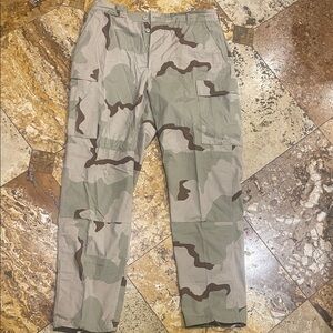Army Mens Tactical Camouflage Cargo Pants, vintage, great condition